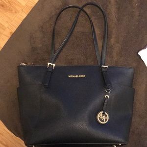 Black Micheal Kors purse